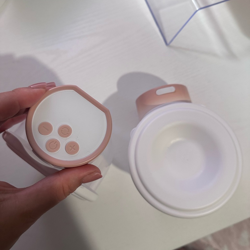 Momcozy Pink and White breast pump S12 pro - Picture 3 of 4